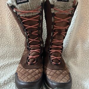 Patagonia Women's Brown and Pink Winter Boots